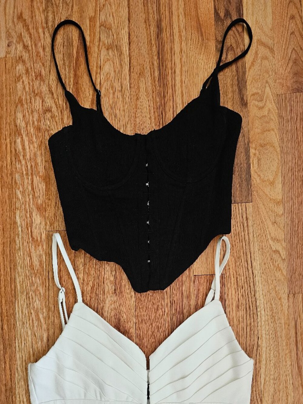 Set of 2 White Fox Bustier Large